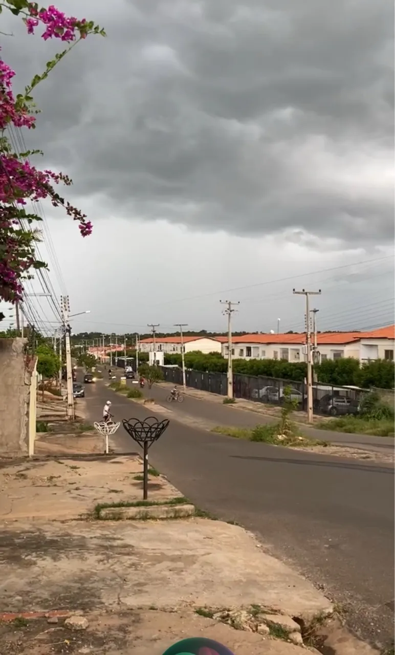 Vendo Casa na Avenida Principal do Nova Alegria - Parque Sul