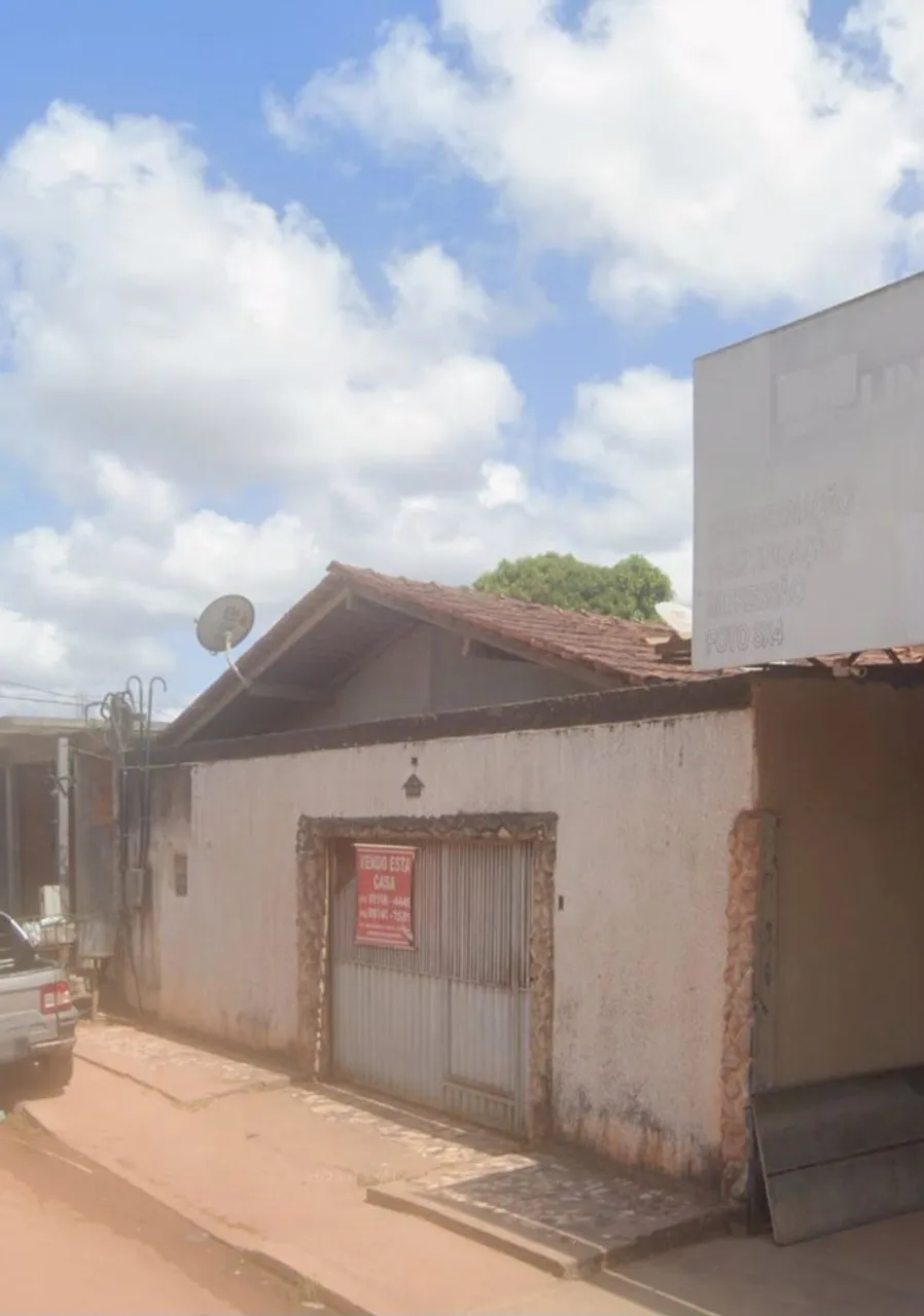 Casa com 3 moradias