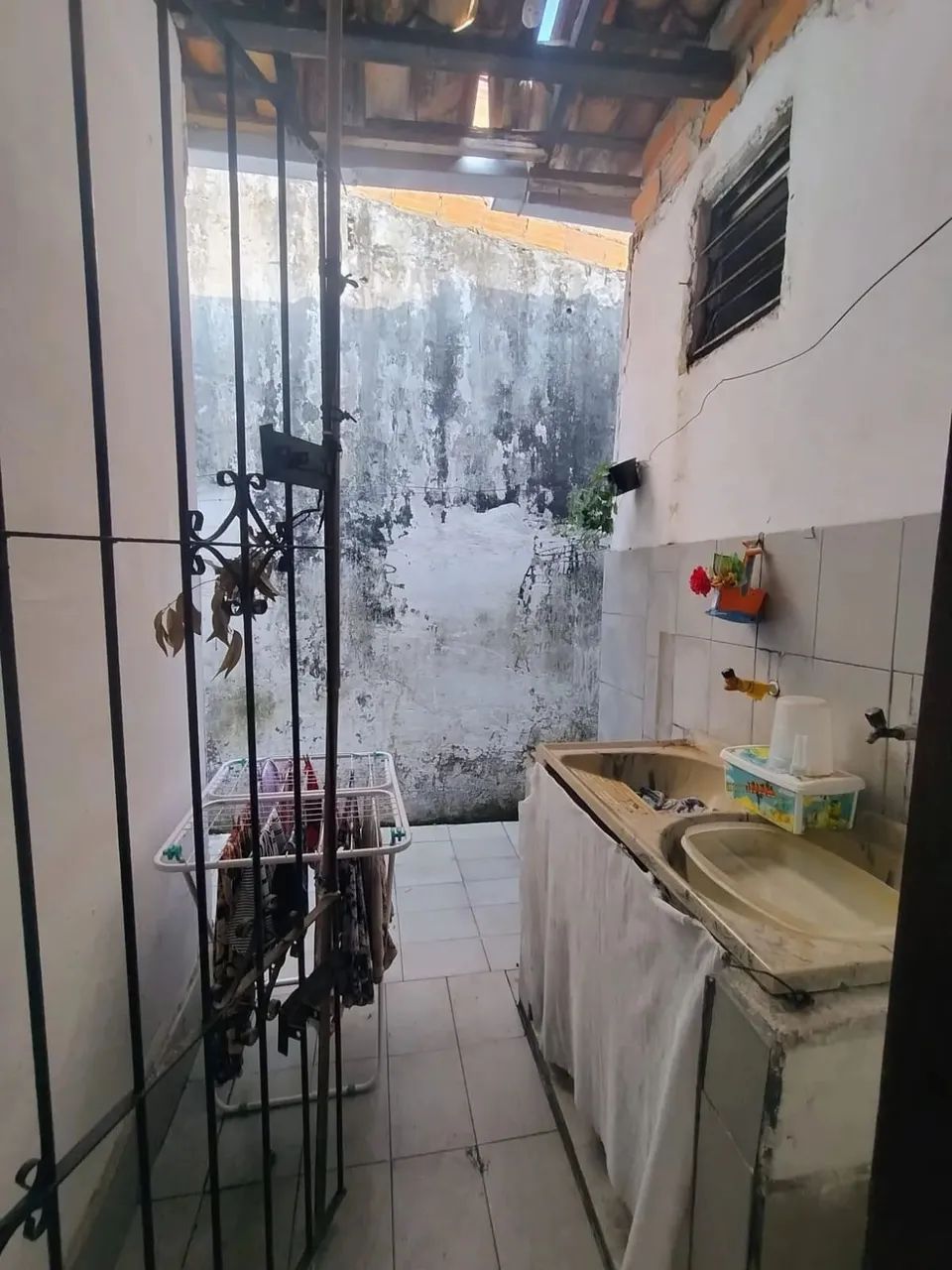 VENDO CASA DE ESQUINA NA CIDADE NOVA 6, PERTINHO DO LÍDER. - Foto 5