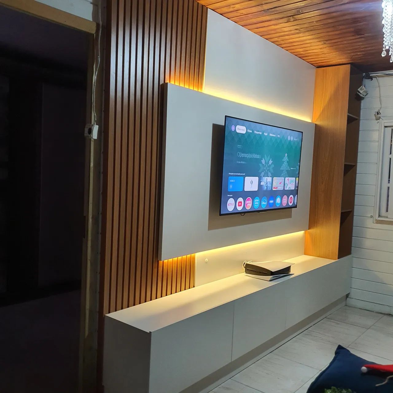Armário para TV com design moderno - Foto 3