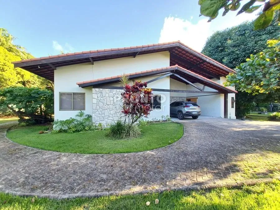 Excelente casa mobiliada em condomínio com 216,06m² de área construída, localizado em Alde