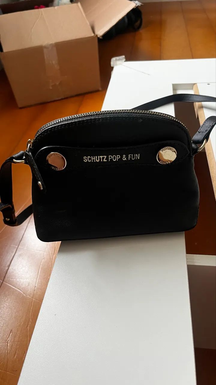 Bolsa Tiracolo Schutz preta - Foto 3