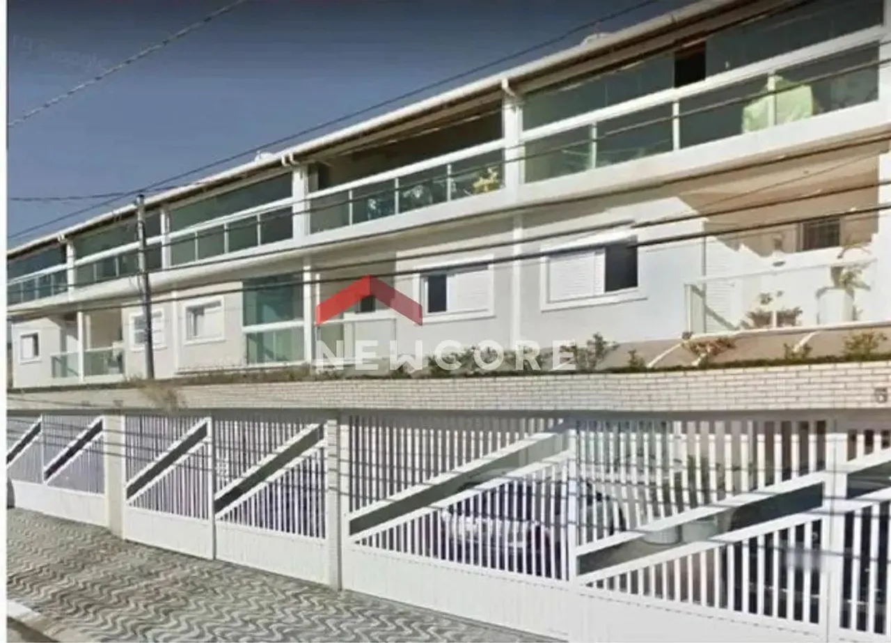 Casa em Rua Treze de Maio - Centro - São Vicente/SP
