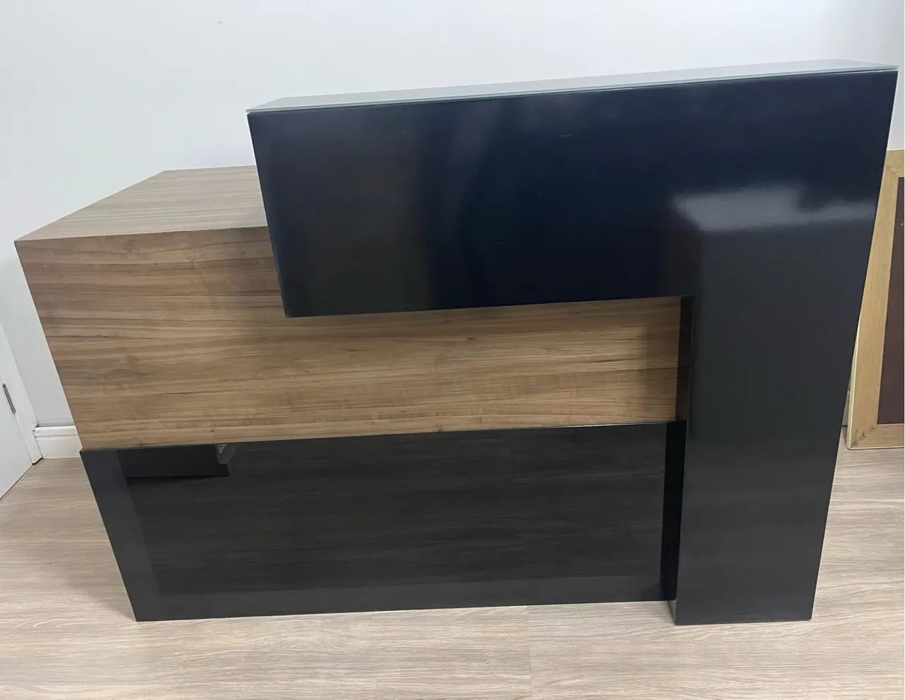 BALCÃO / MESA / ESCRIVANINHA 