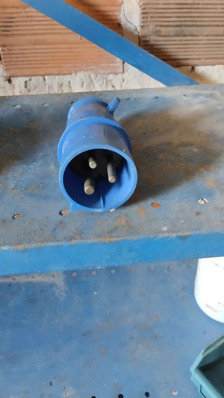 Tomada 64529719803907122