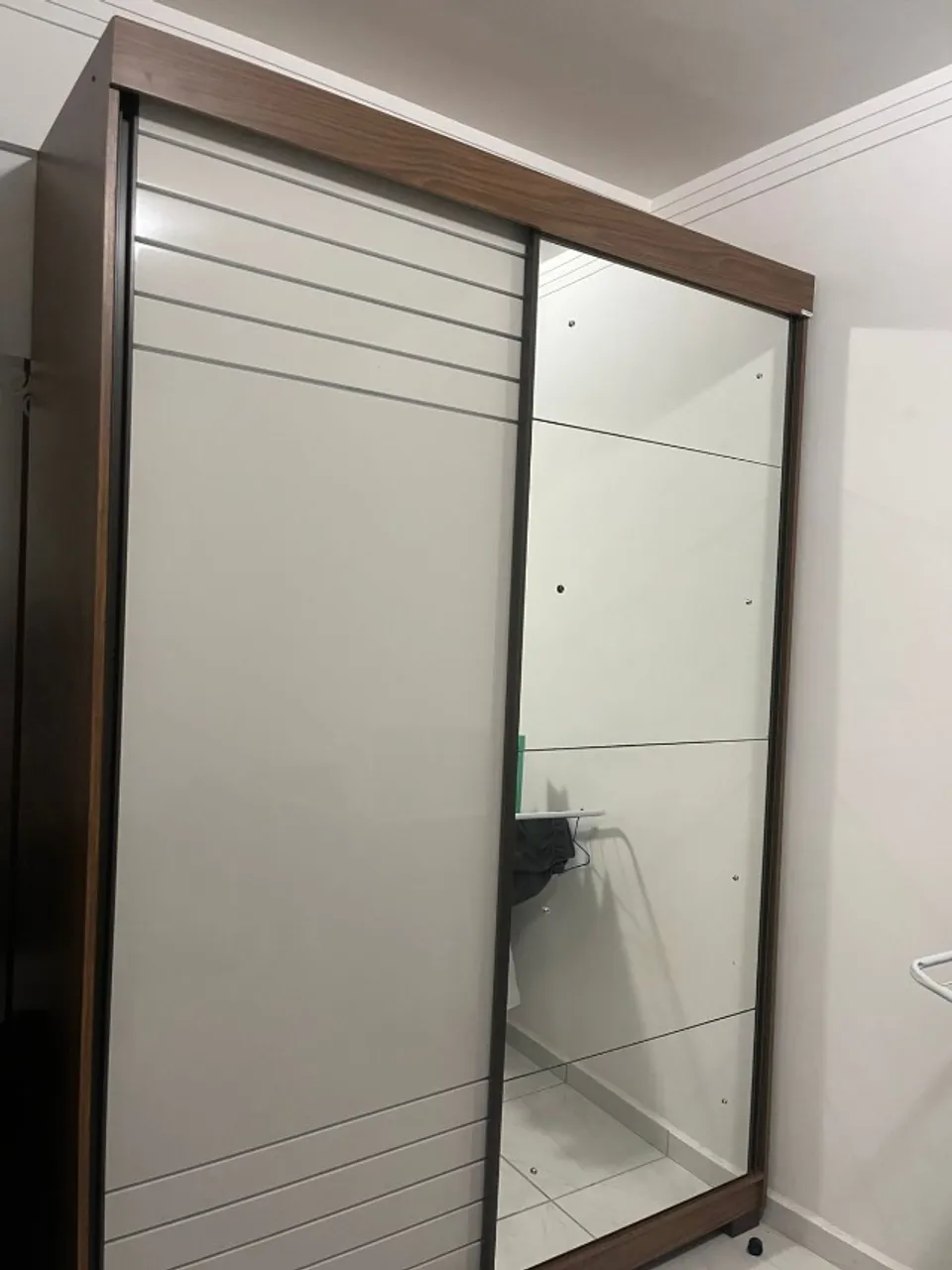 Guarda - Roupas Espelhado