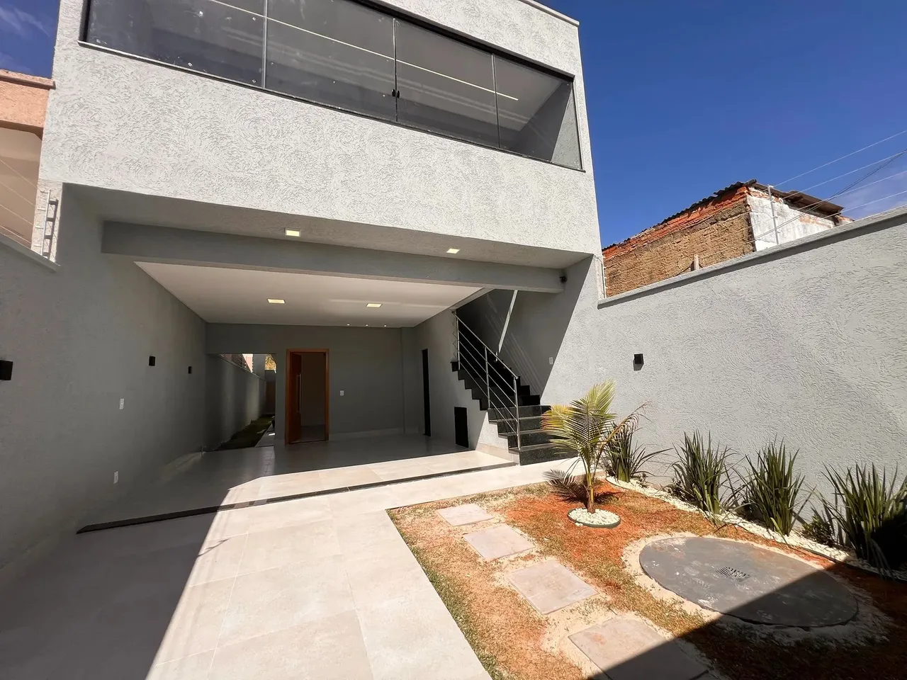 Sobrado disponível no Village Garavelo  Aparecida de Goiânia