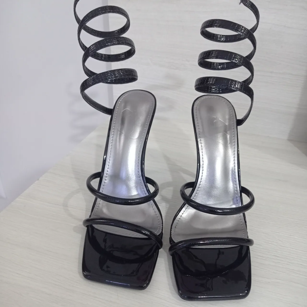 Sandália Salto Espiral Preta Elegante 15cm (Alta)