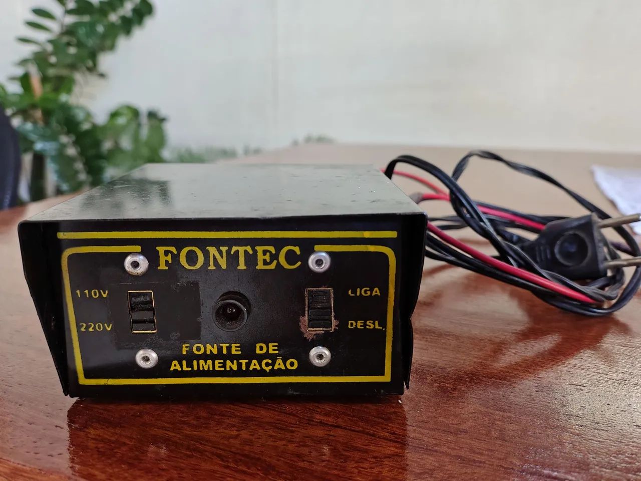  Fonte retificada para auto rádio 110/230 volts. 2 amperes