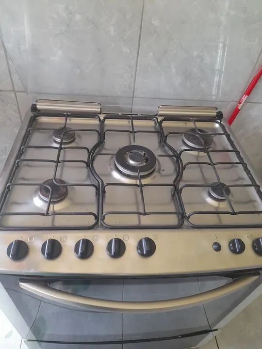 Fogão elétrico 5 bocas Eletrolux - Foto 3