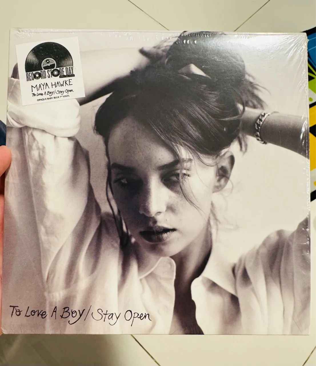 Vinil To Love A Boy/Stay Open - Maya Hawke