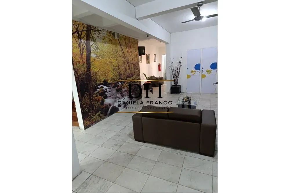 Edifício Comercial de 330.0m² no bairro Santa Cecília, com 6 banheiros e 3 vagas de garage