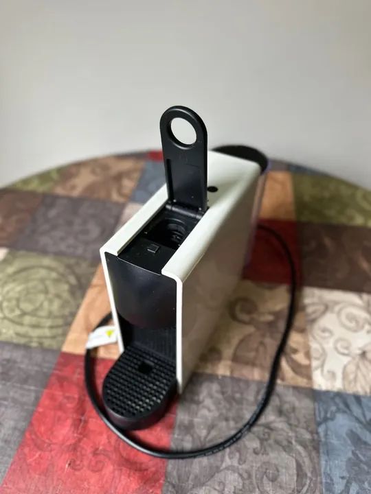 Máquina de Café Nespresso Essenza Mini Branca 110V - Foto 3