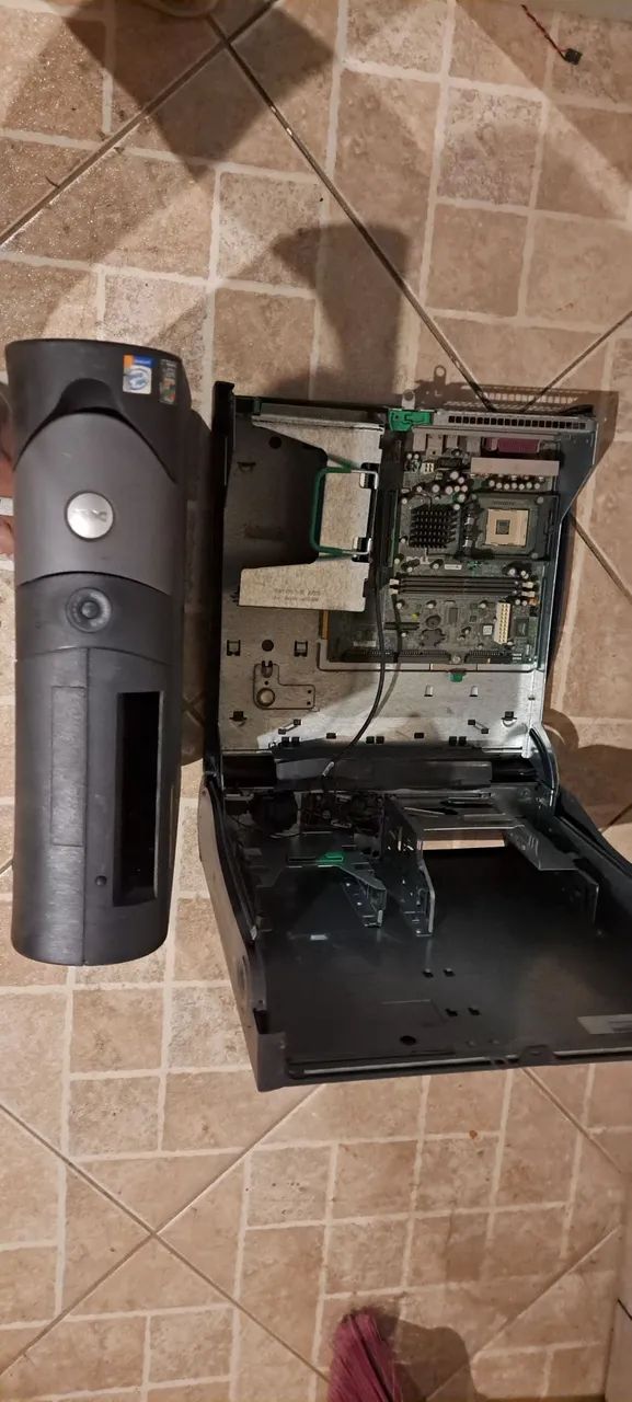 2 GABINETES COMPUTADOR DELL PARA PENTIUN 4 COM PLACA MAE E FONTE  SEM PROCESSADOR - Foto 3