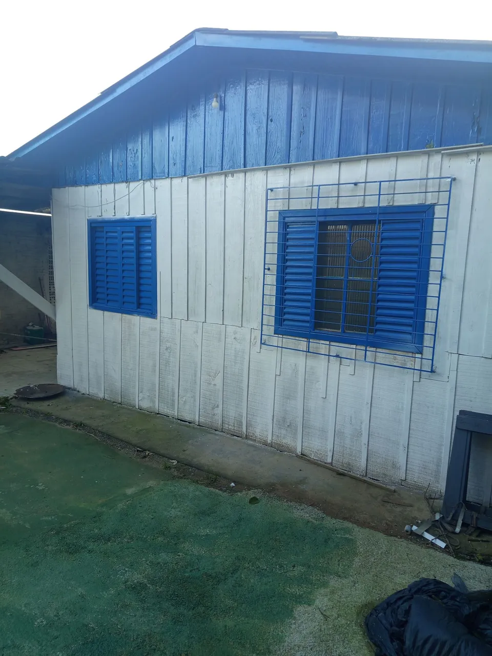 VENDE.SE CASA 3/4 DORMITÓRIOS COM GARAGEM ATÉ 5 CARROS