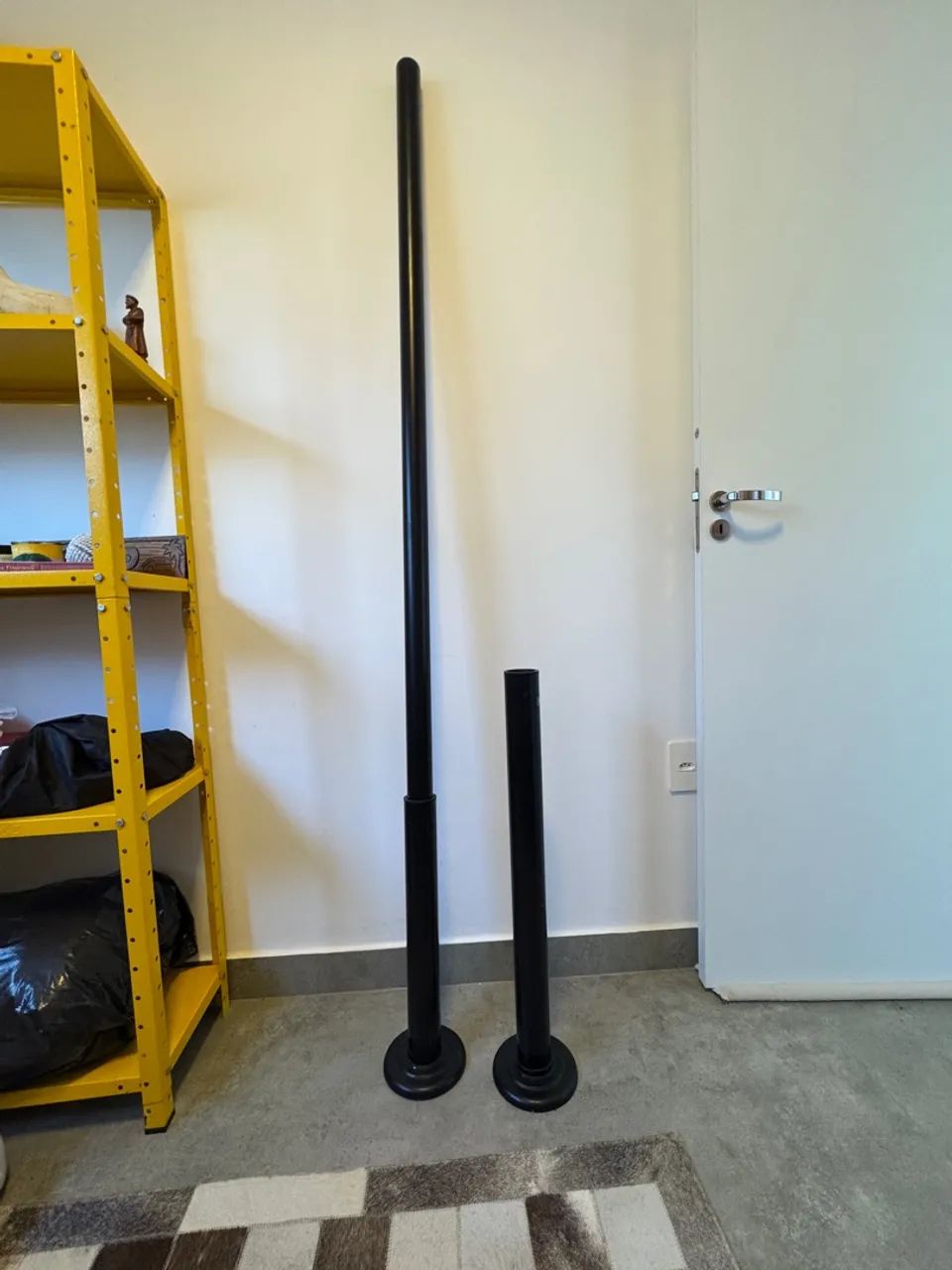 Smart Tv samsung 32 polegadas com suporte teto ao chão - Foto 4