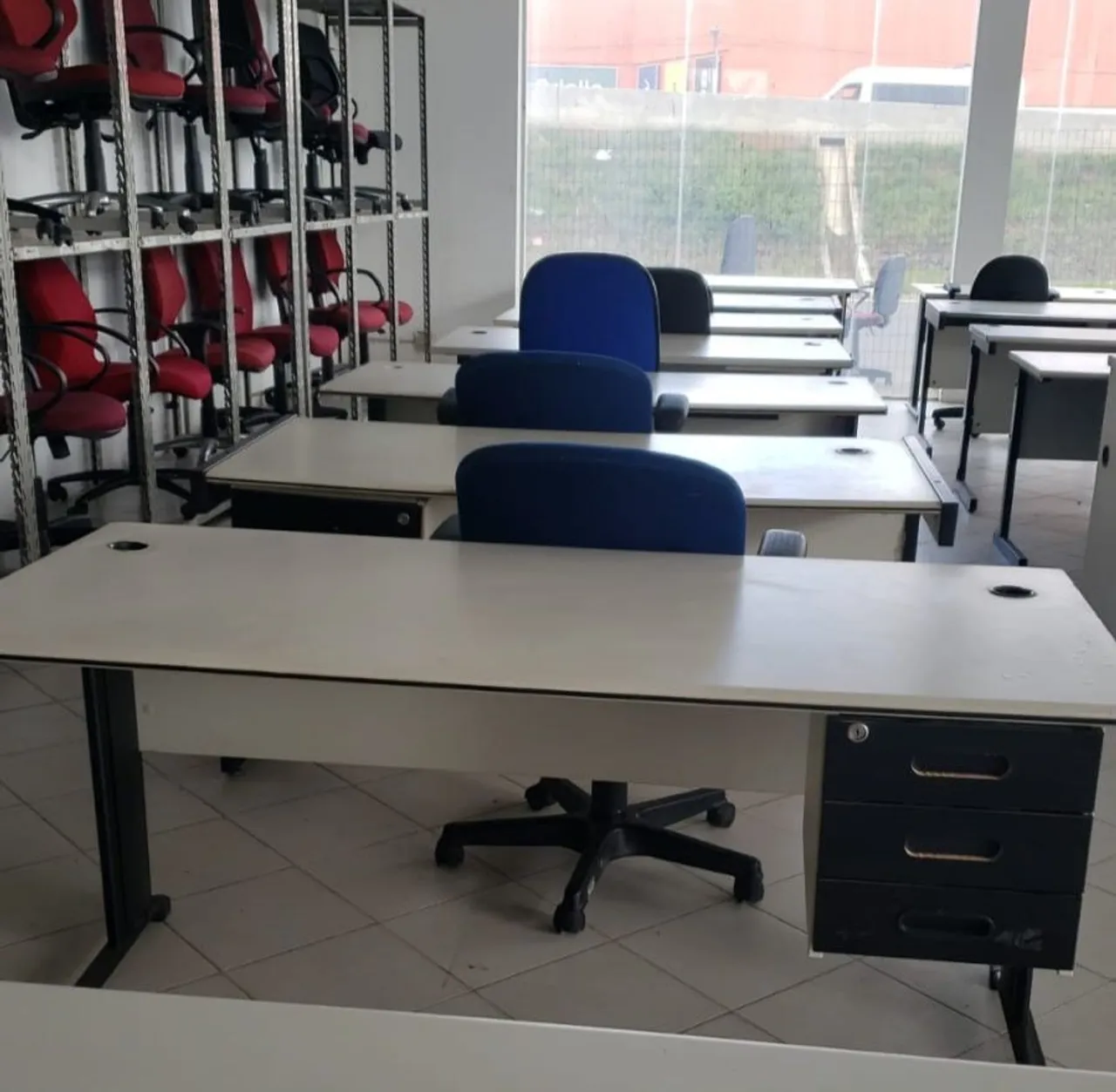 Kit mesa com cadeira para escritório  - Ótimo Preço!