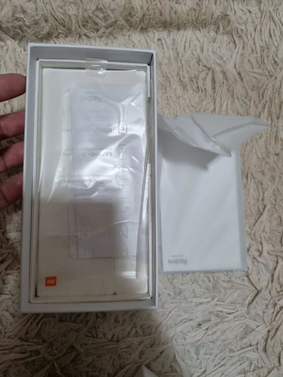 Redmi note 9s em perfeito estado, trocado o fundo mas não interfere um nada no celular