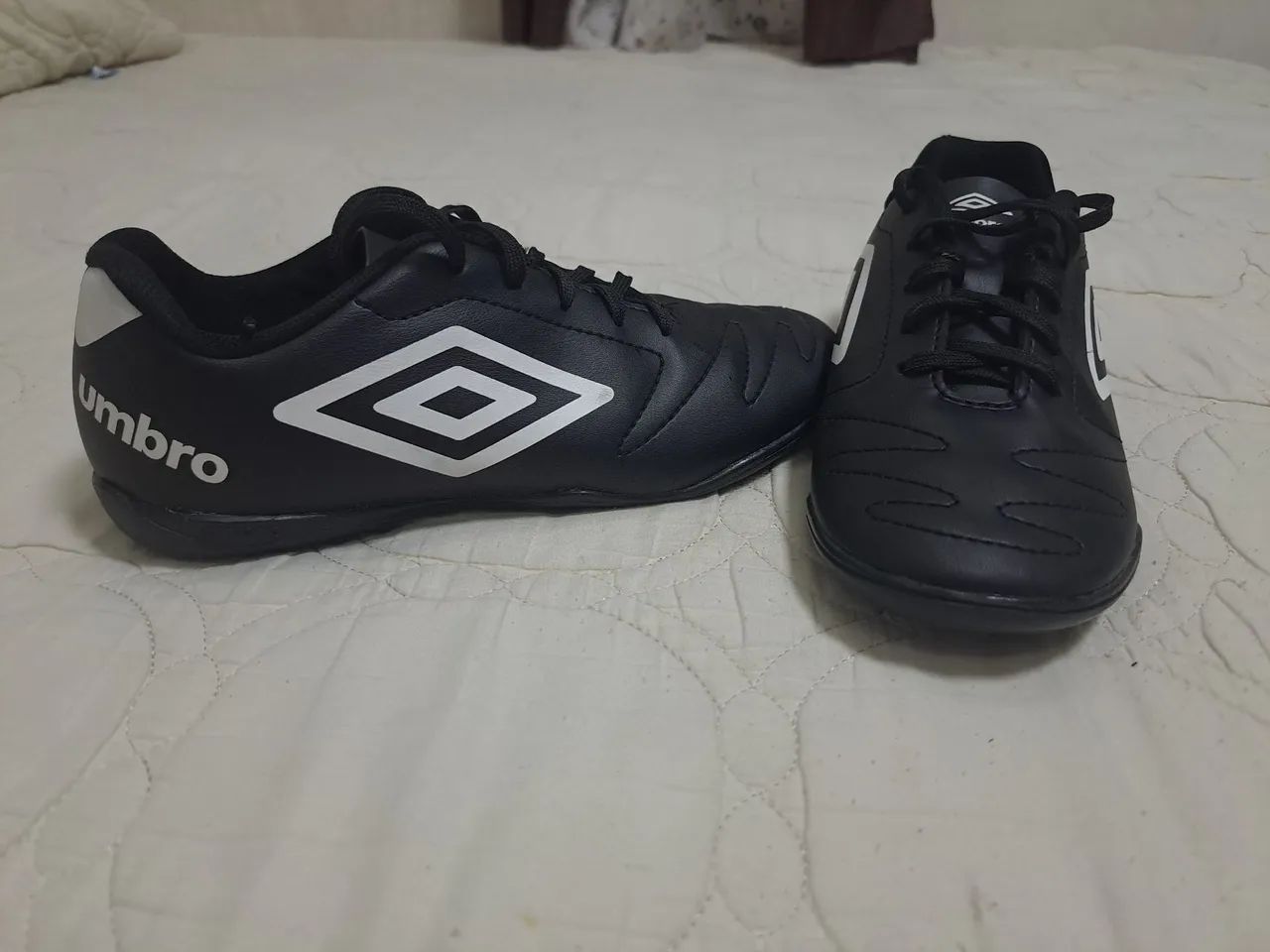 Chuteiras Umbro Society - Tamanho 36 - Foto 2