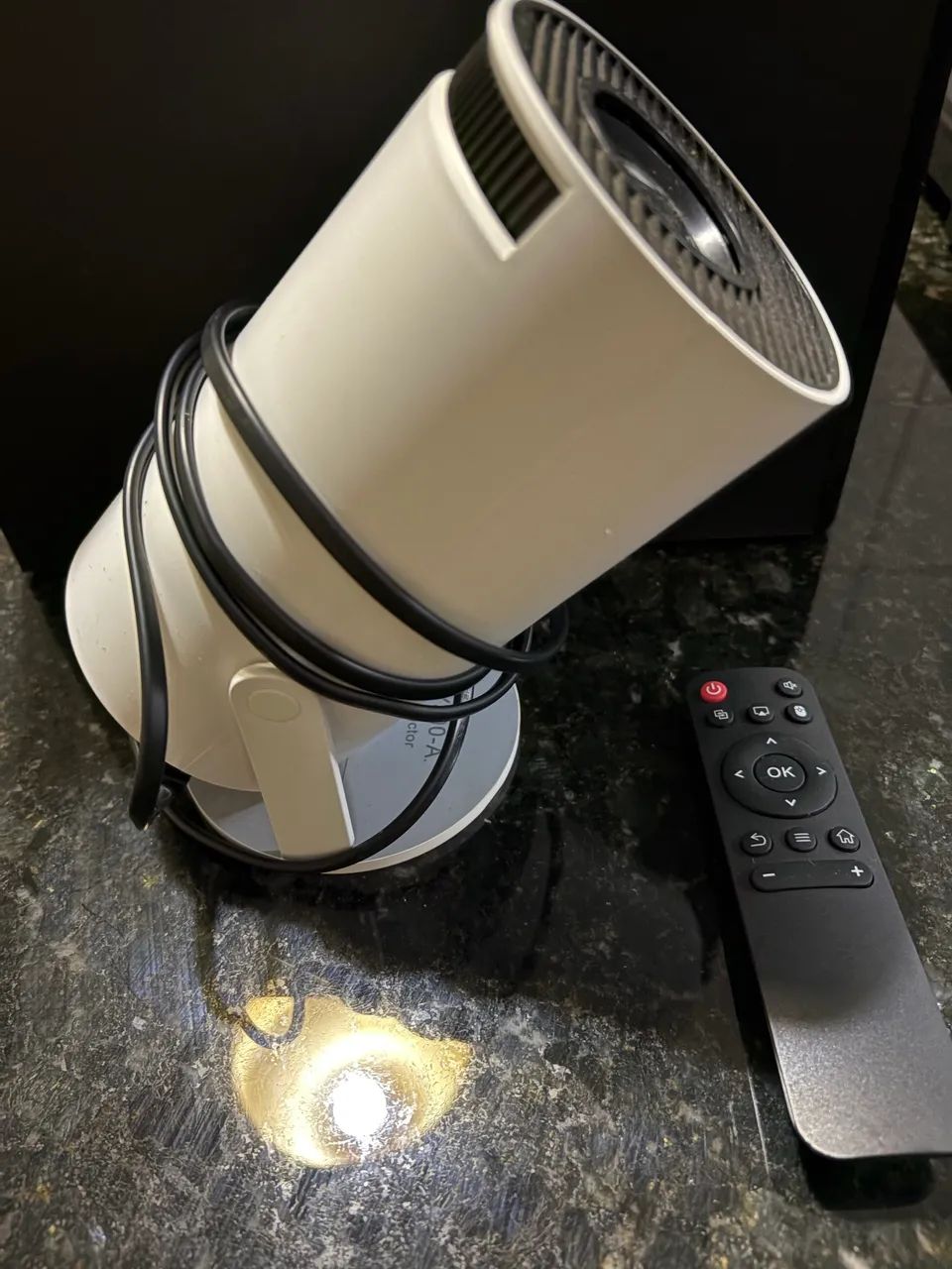 Vendo projetor 4k HD 150 polegadas 64595543582211120