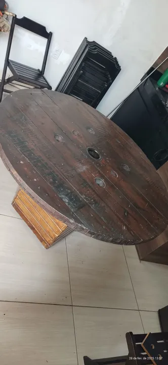 Mesa de madeira rústica