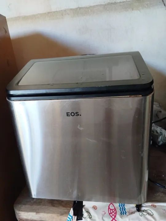 Fabricadora de Gelo EOS - semi usada - Foto 3