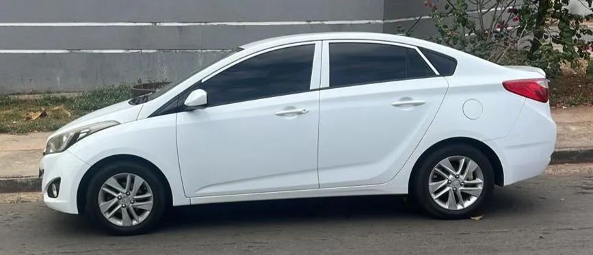 Hyundai Hb20S HB20S C.Plus/C.Style1.0 Flex 12V Mec. 4P 2015