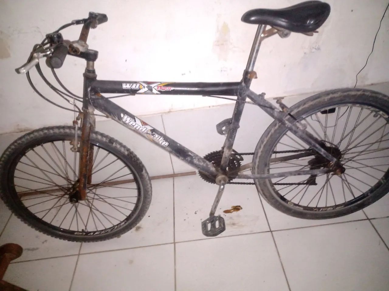 Bicicleta aro 26 com 18 marchas 