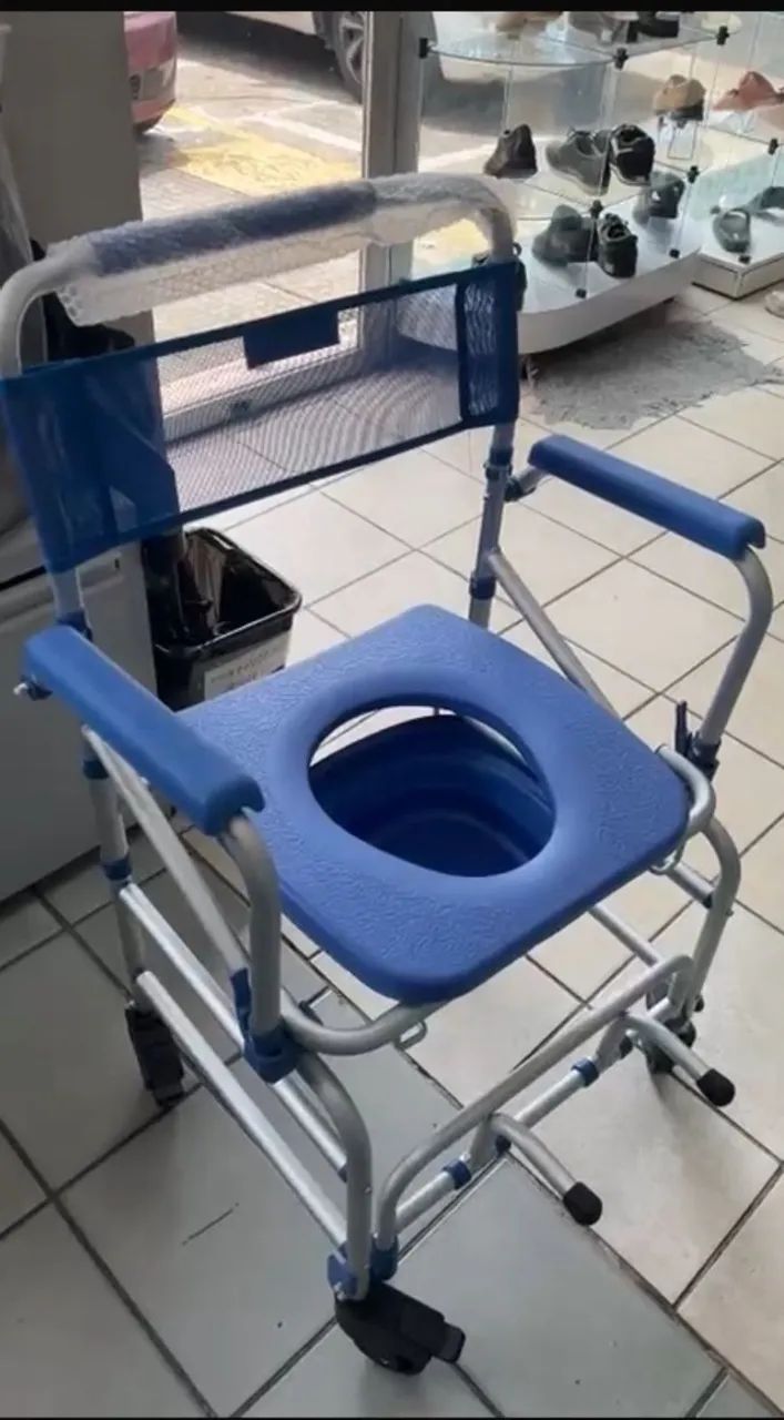 Cadeira de rodas de banho 