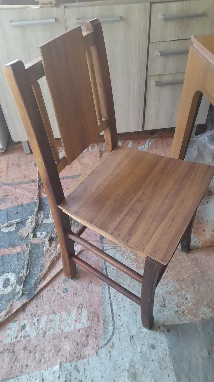 Mesa maciça com 6 cadeiras  - Foto 3