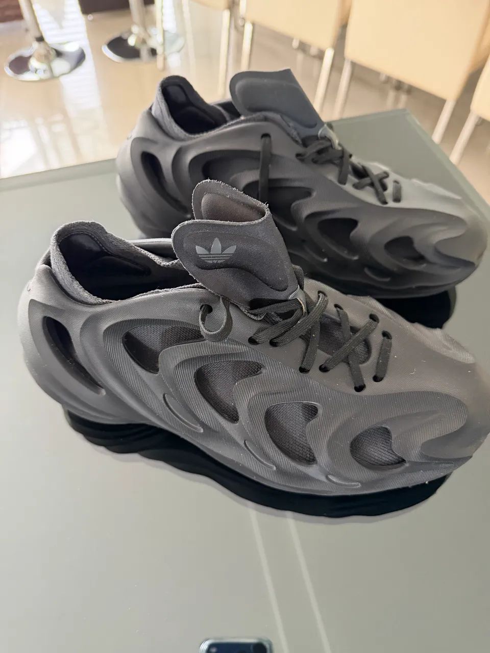 Tênis Adidas semi novo