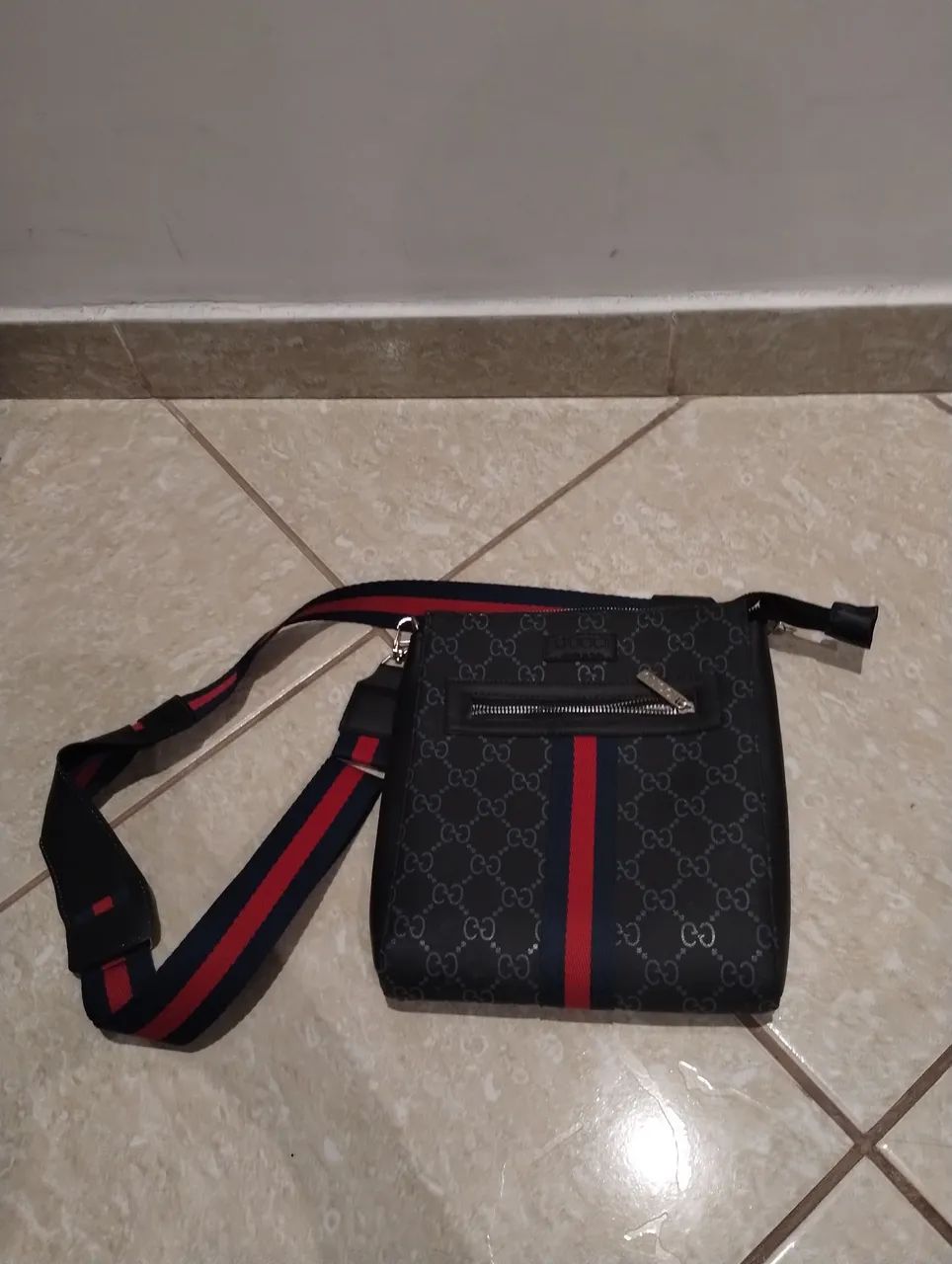 4 bolsas pequenas na promoção.