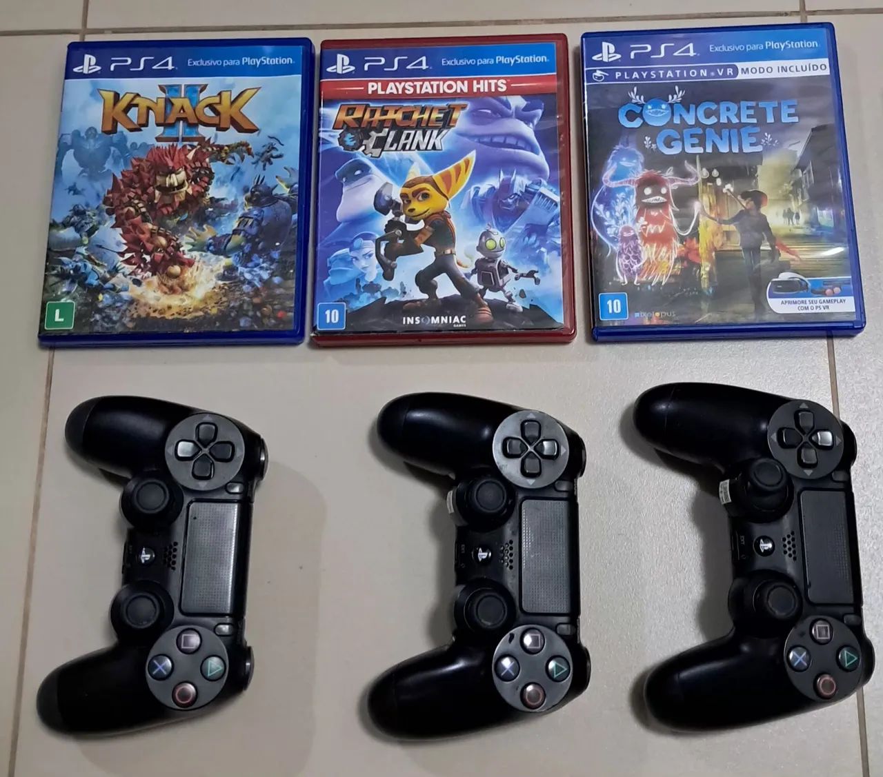 PS 4 1TB + 1 controle + 3 jogos. De brinde 1 original com drift e
