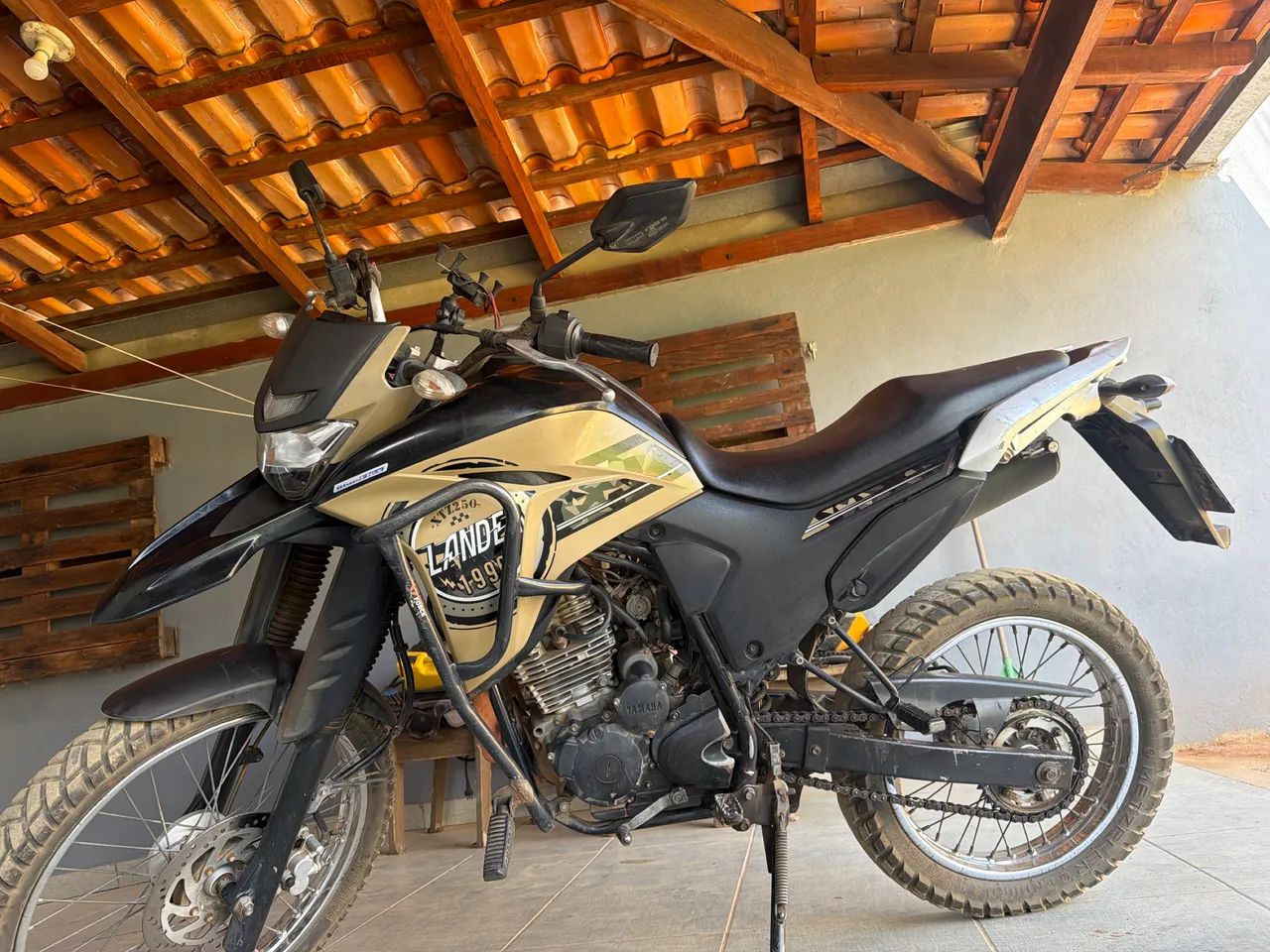 XTZ Lander 250 - Foto 2