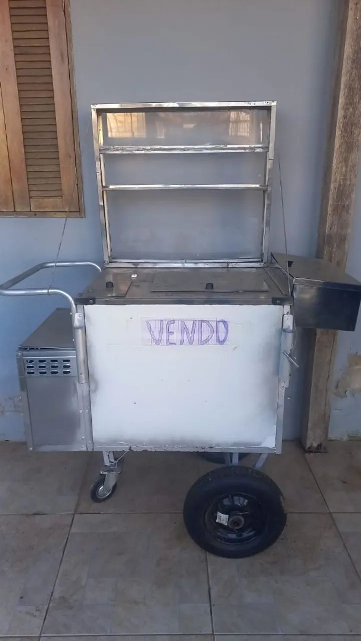 Carrinho de açaí, sorvete e picolé.
