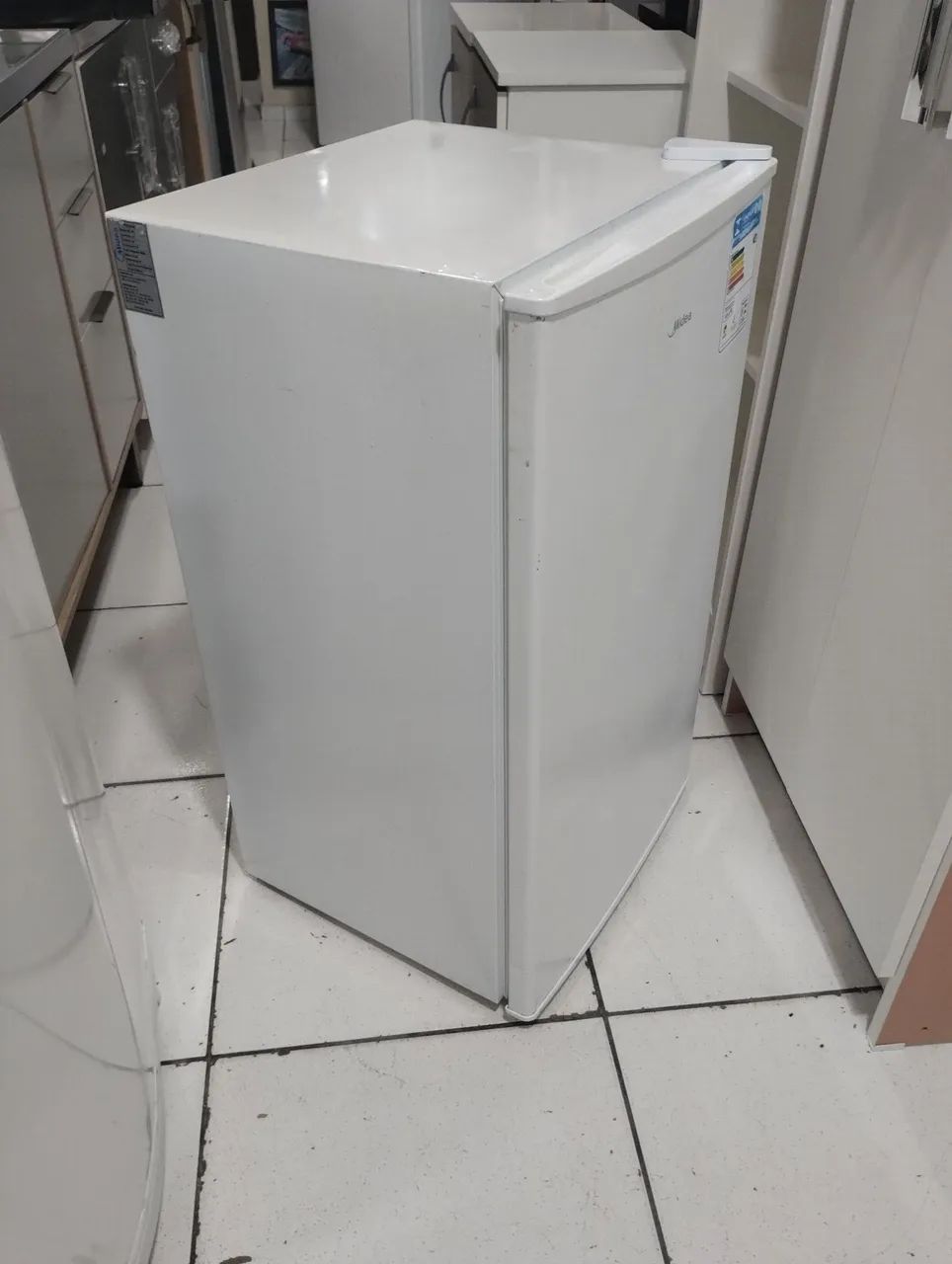 Frigobar Midea semi novo 117 litros  - Foto 3