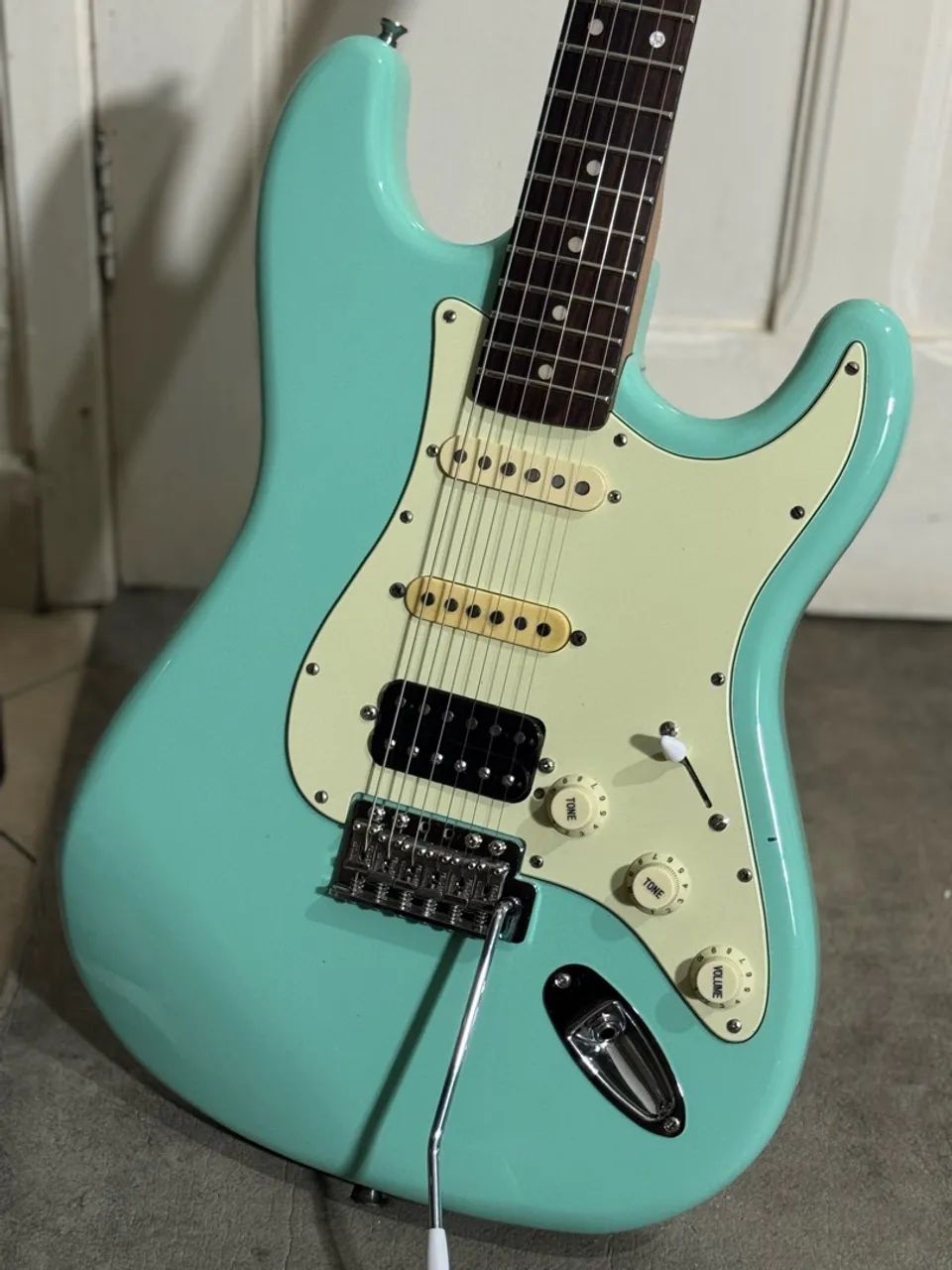 Guitarra stratocaster 