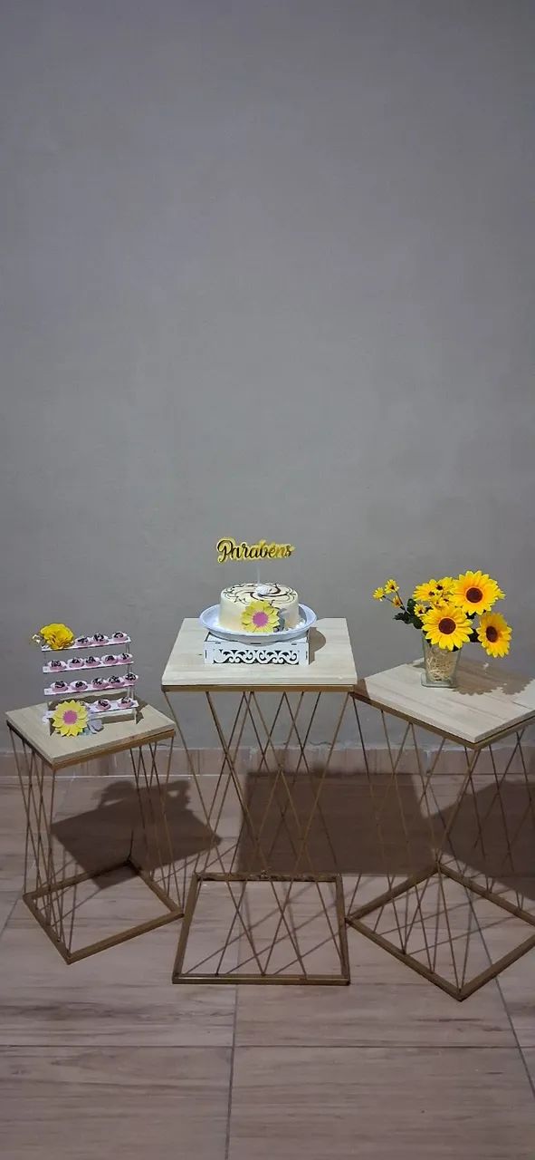 Aluguel de mesas e arco para decoração de aniversário  - Foto 2