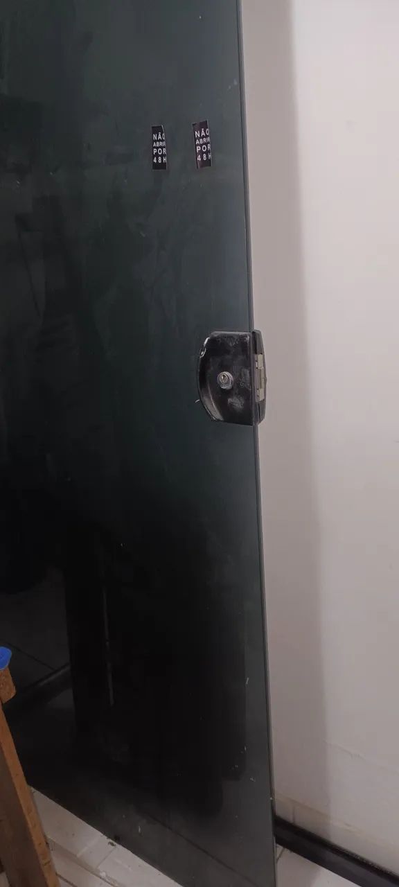Mesa,rack e porta de vidro de correr. - Foto 5