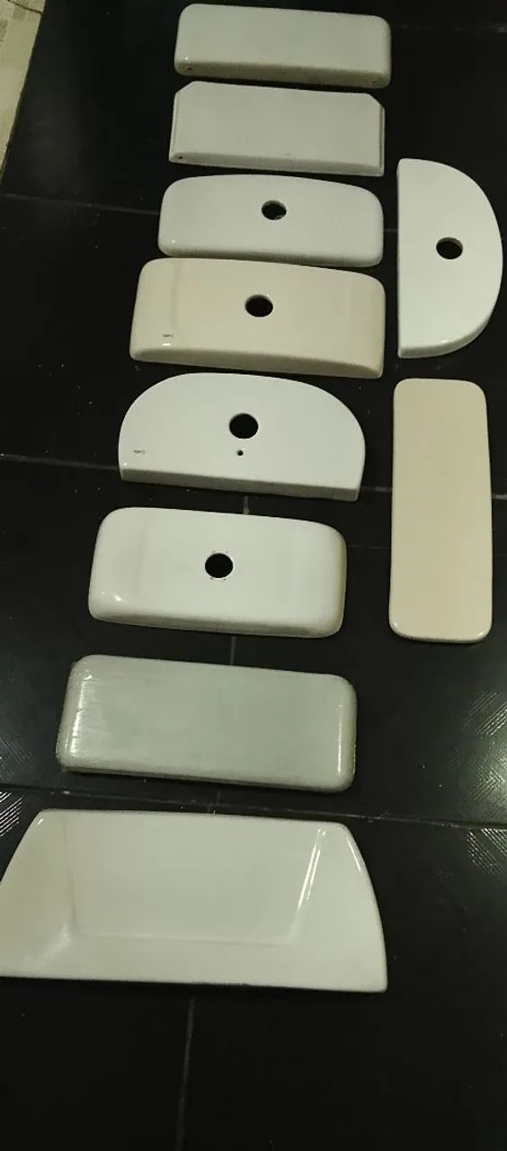 Tampas de caixa acoplada 