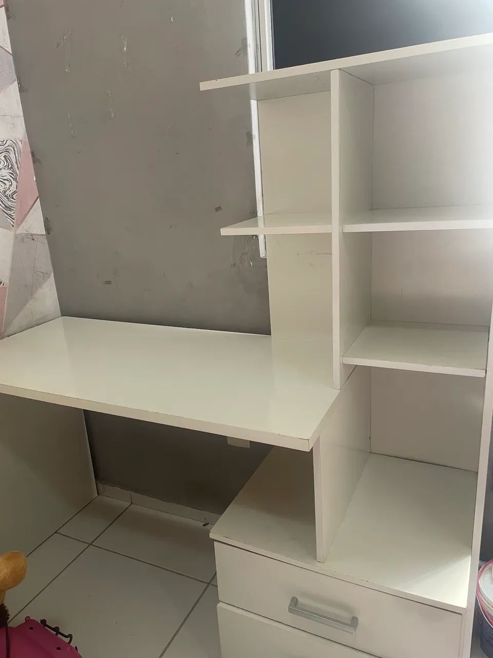 Escrivaninha com Prateleiras e 2 gavetas  - Foto 2