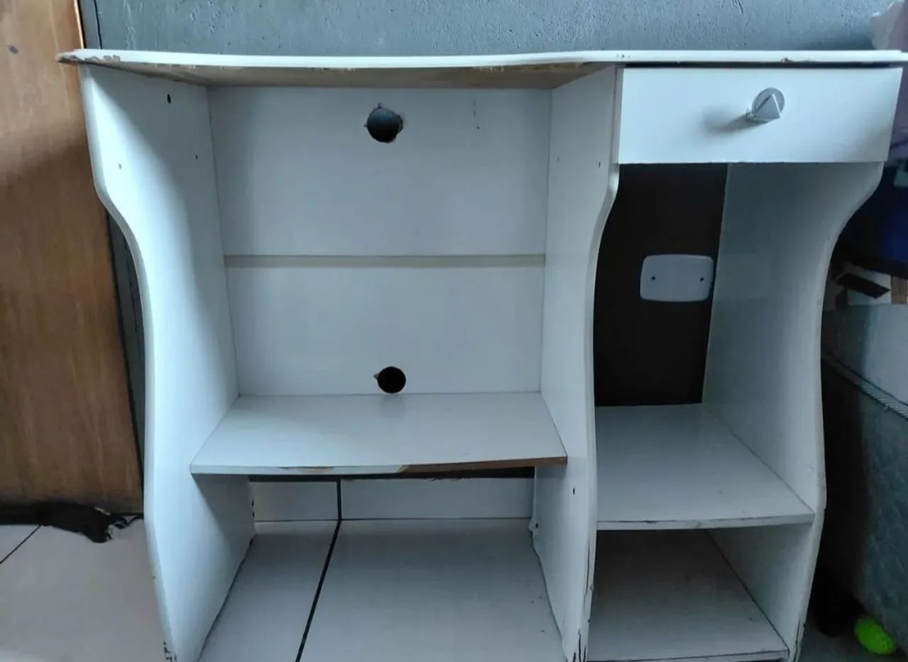 Mesa de Computador / Escrivaninha Branca Compacta (Com Detalhes) - Foto 2