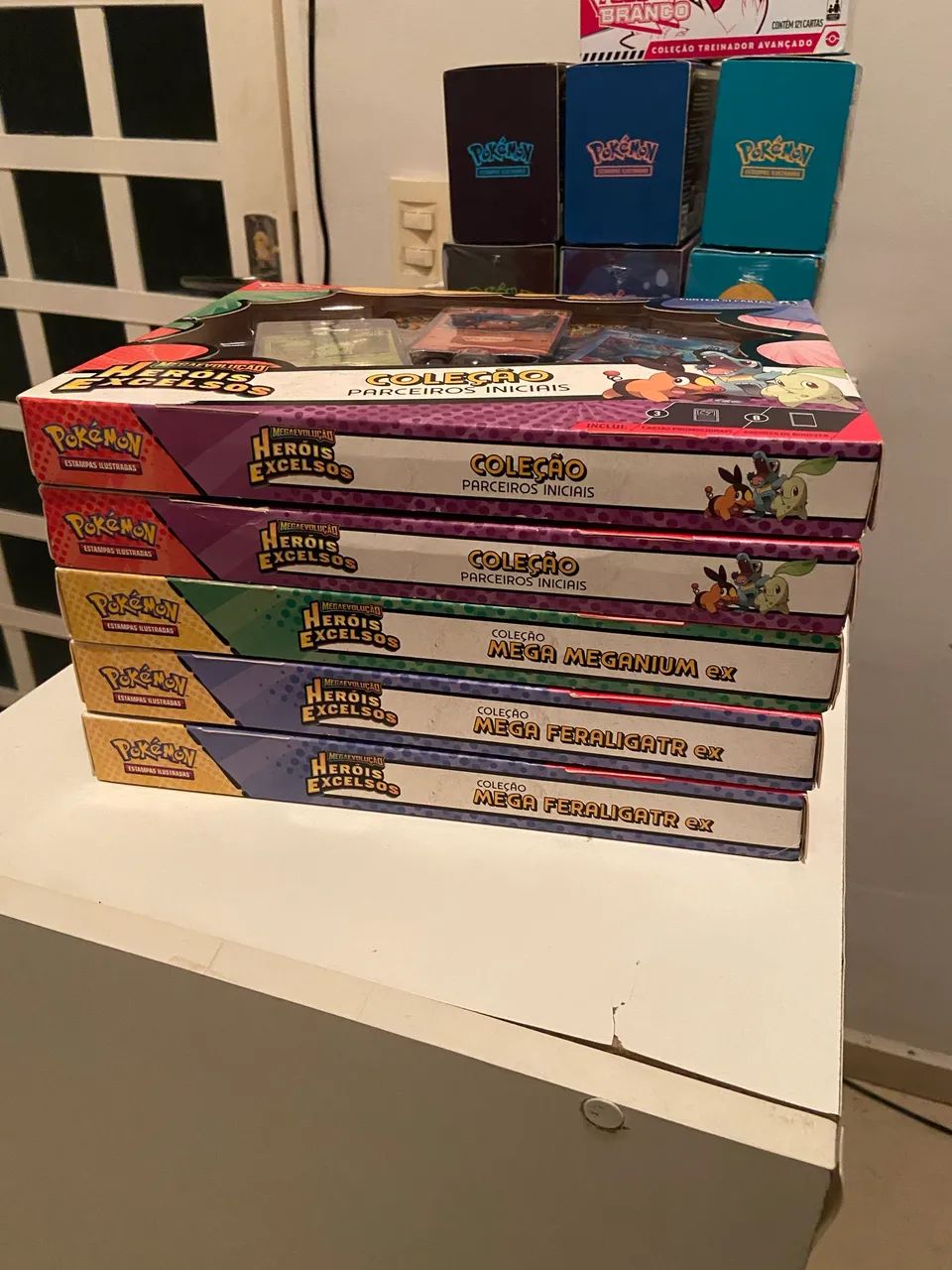 Pokémon box parceiros iniciais heróis excelsos  - Foto 3