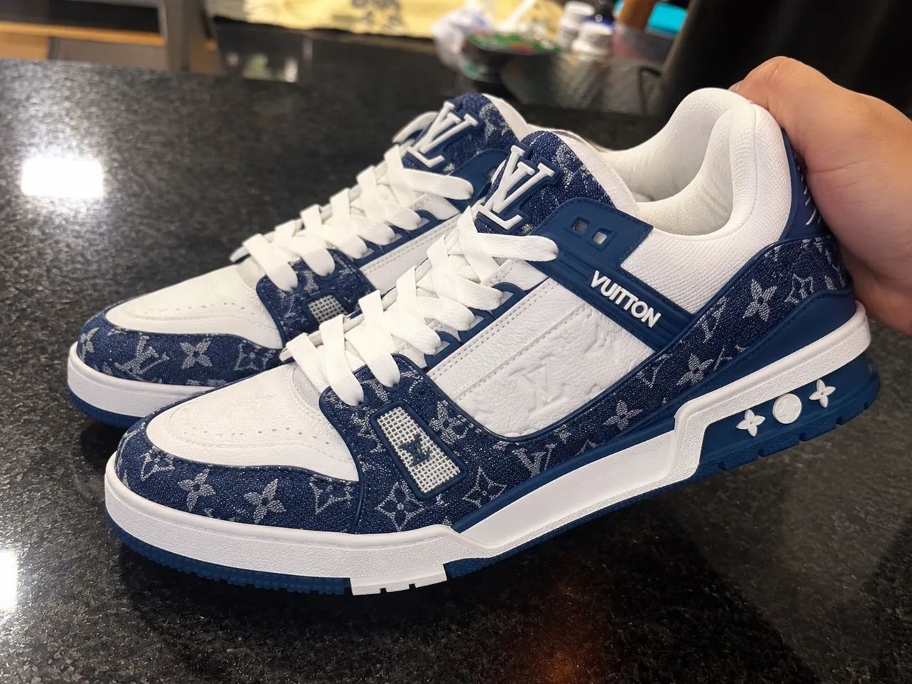 TÊNIS LV azul e branco Tamanho 35