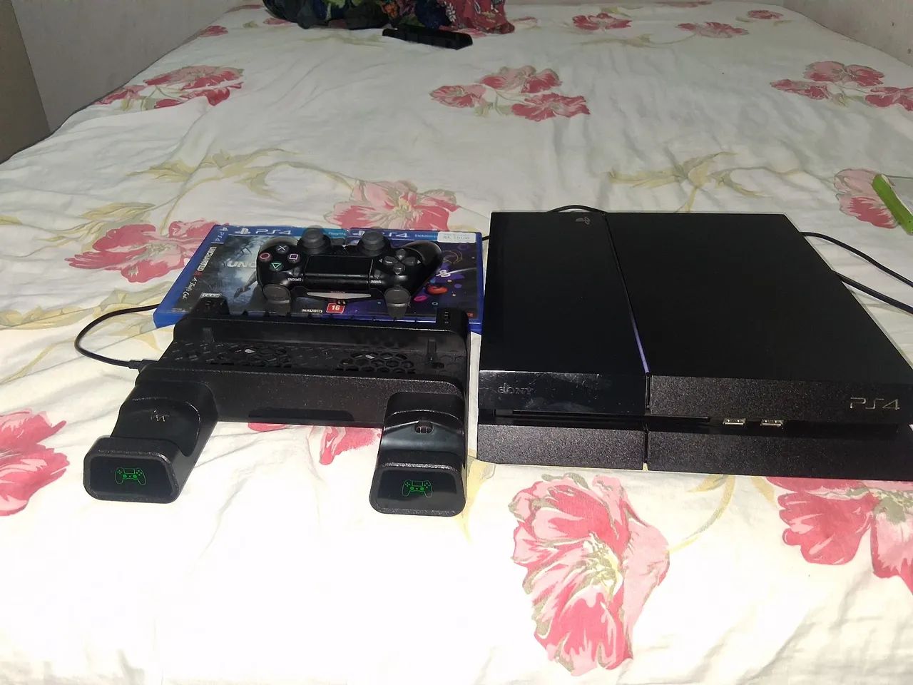 Ps4 semi novo em perfeito estado 