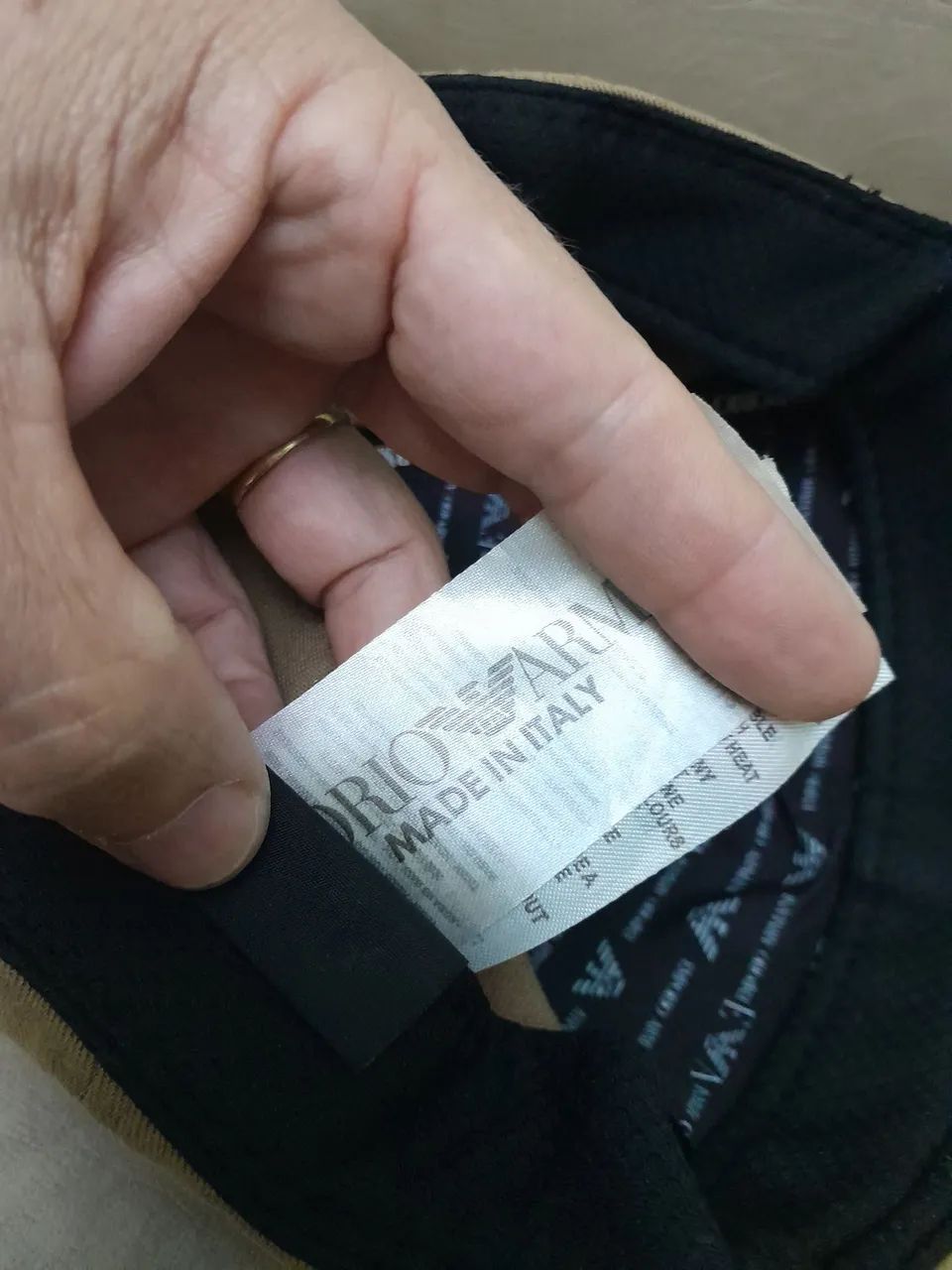 Boné Armane muito bem conservado.  - Foto 3
