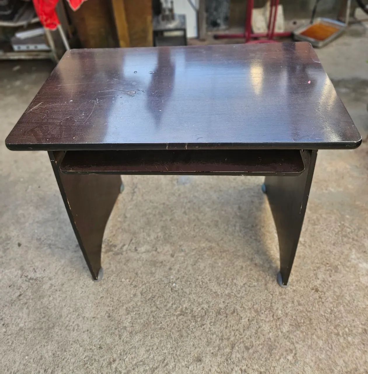Mesa de escritório pequena