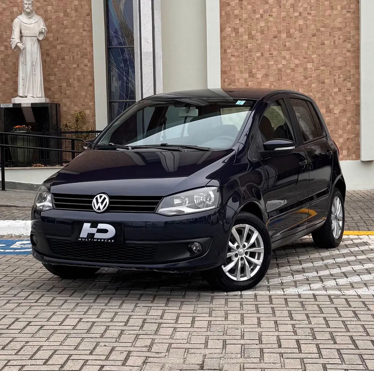 Volkswagen Fox 1.0 MI Total Flex 8V 5P 2014 - Foto 3