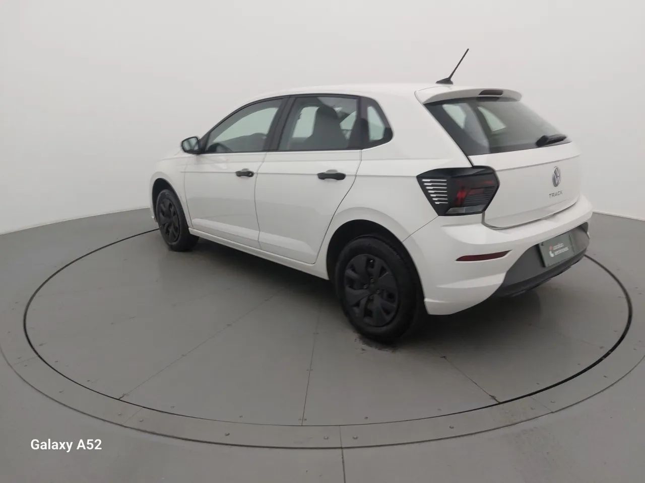 Volkswagen Polo Track 1.0 Flex 12V 5p, foto 3 de 18