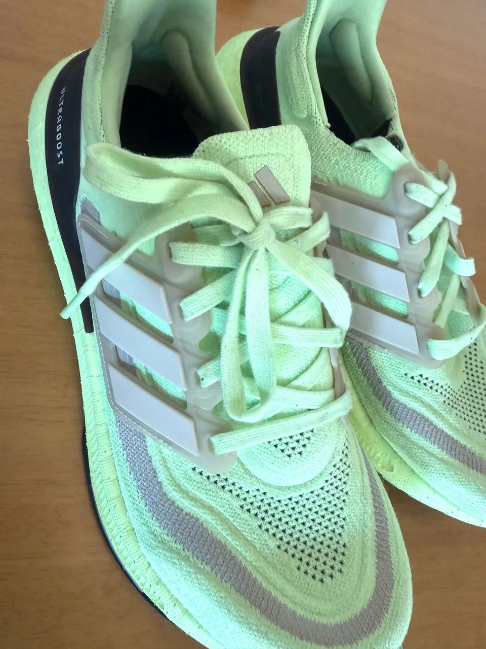 Tênis Adidas Ultraboost Ligth Boost 38